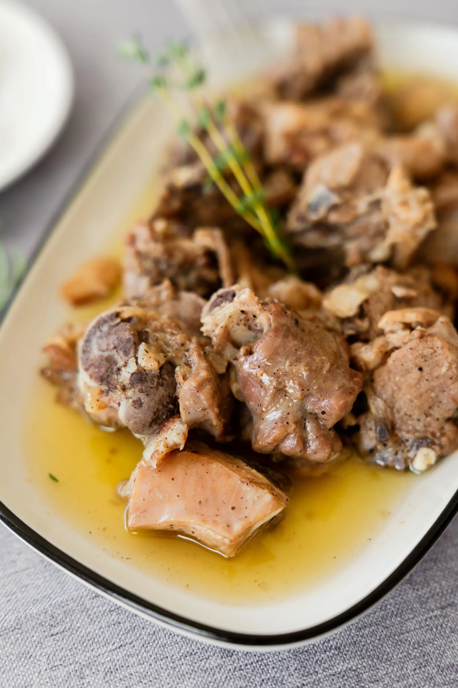 Chivo malagueño al ajillo